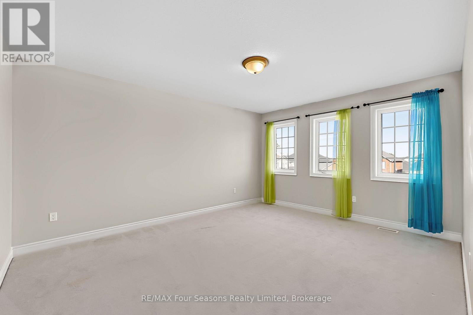 71 Lockerbie Crescent, Collingwood photo 34