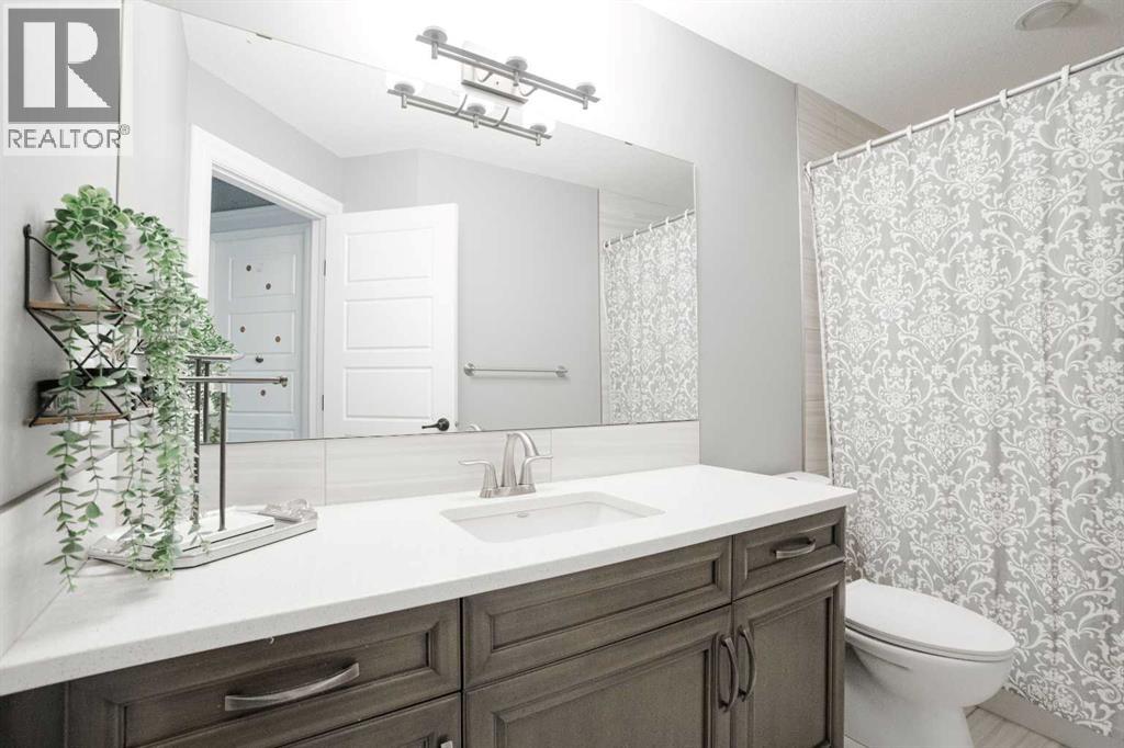 second full bath upper