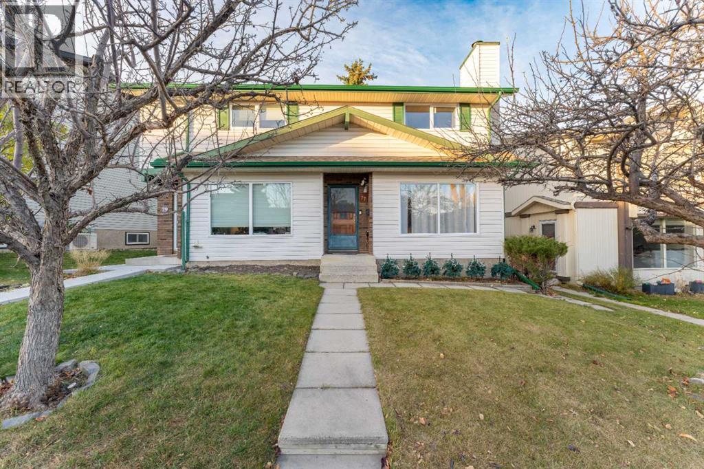 Photo of 77 Strathcona Crescent SW, Calgary