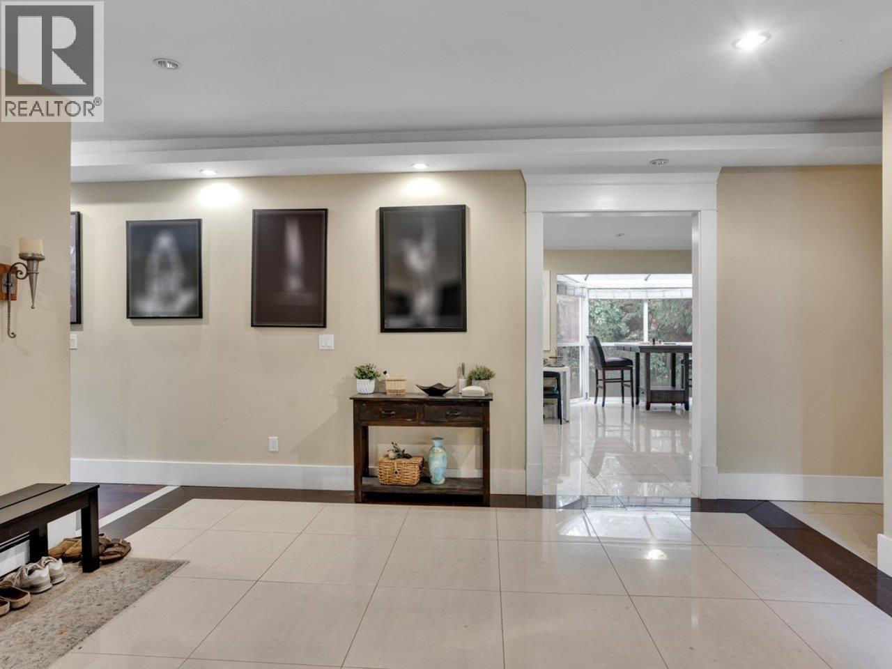 7565 Whelen Court, Burnaby — photo 2