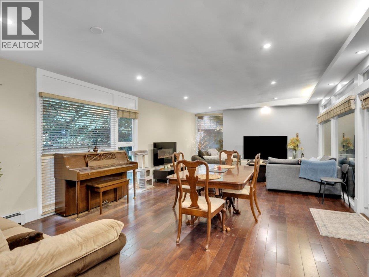 7565 Whelen Court, Burnaby — photo 8