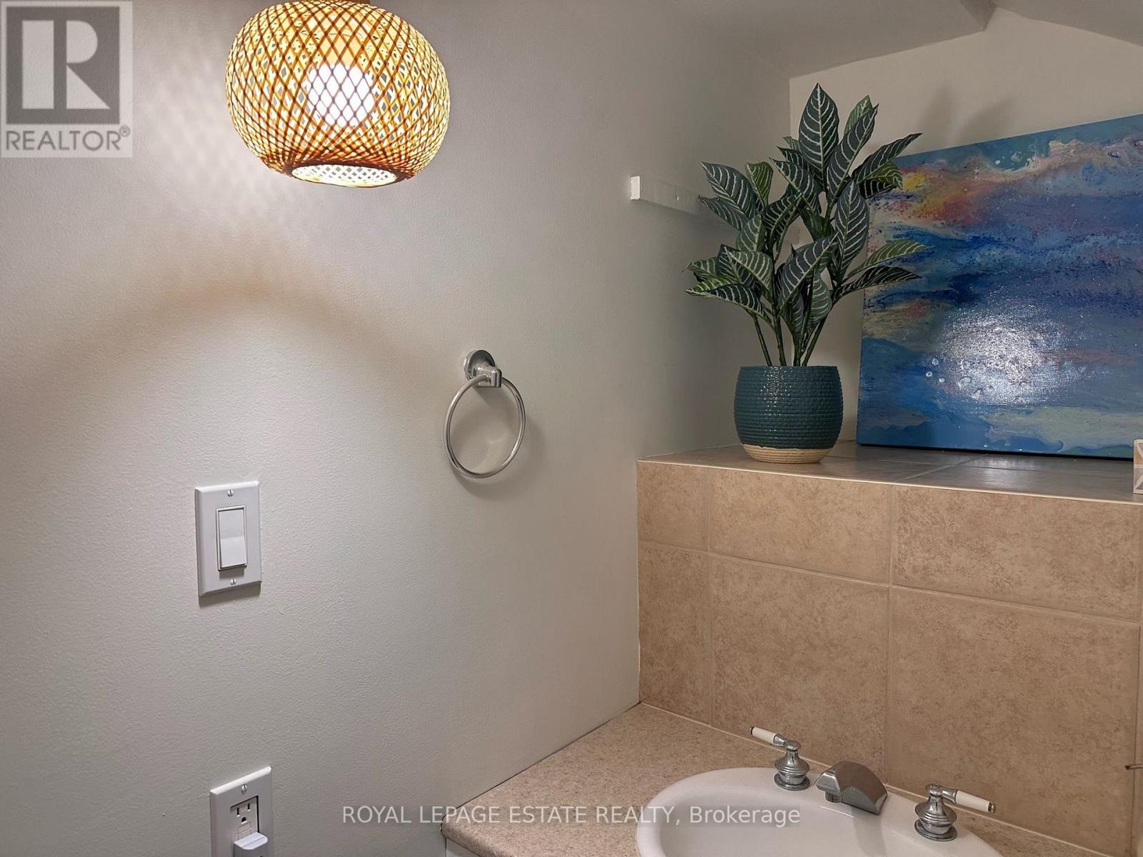 MAIN FLOOR - 1398 QUEEN STREET E, Toronto (Greenwood-Coxwell) — photo 8