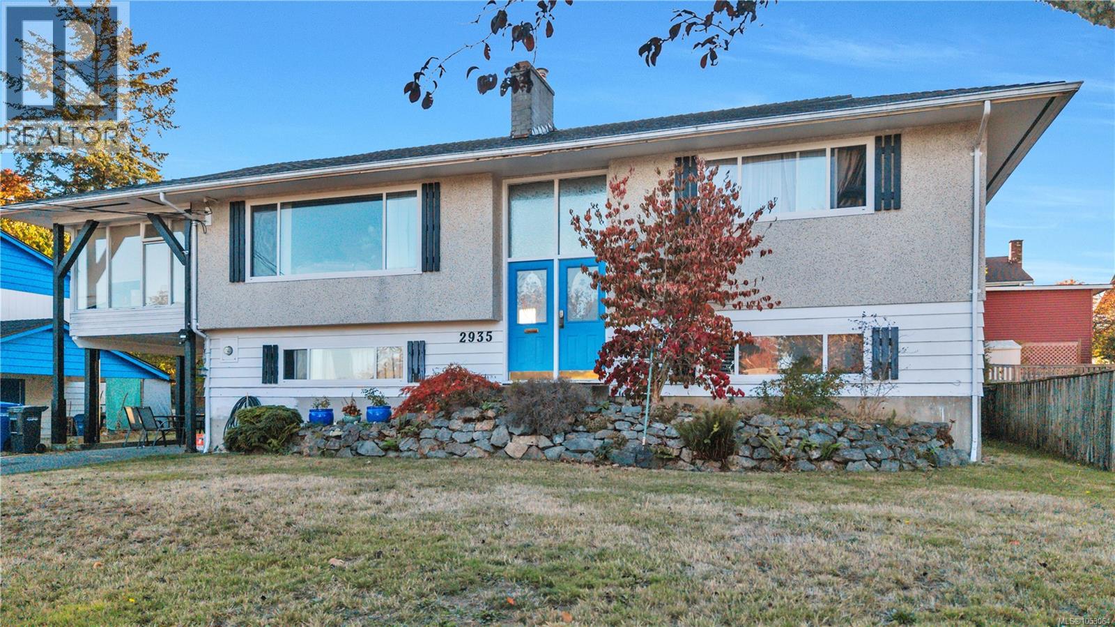 2935 Colwood Rd — photo 1