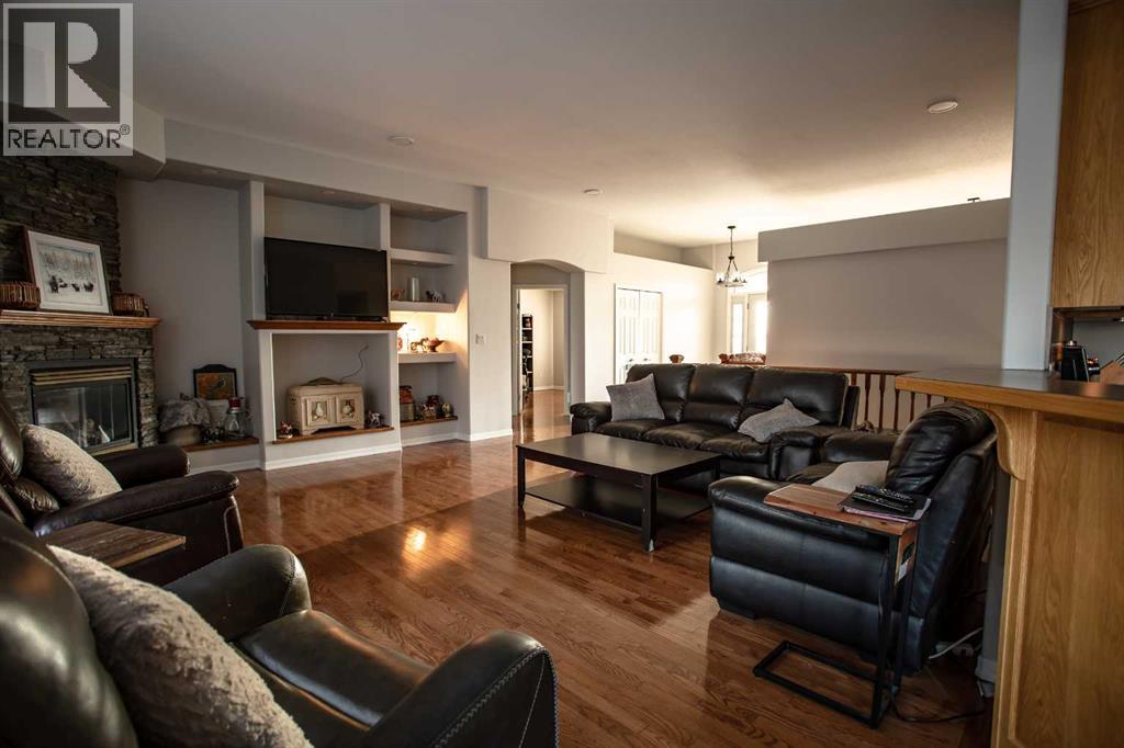9 Chinook Crescent, High Level — photo 10