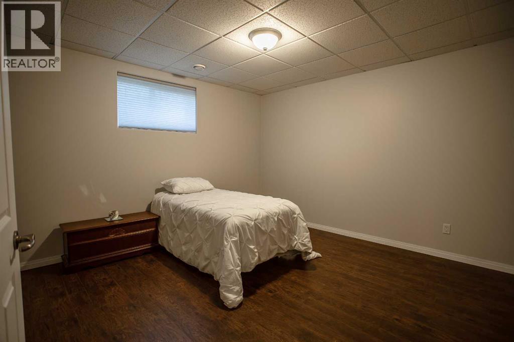 9 Chinook Crescent, High Level — photo 29