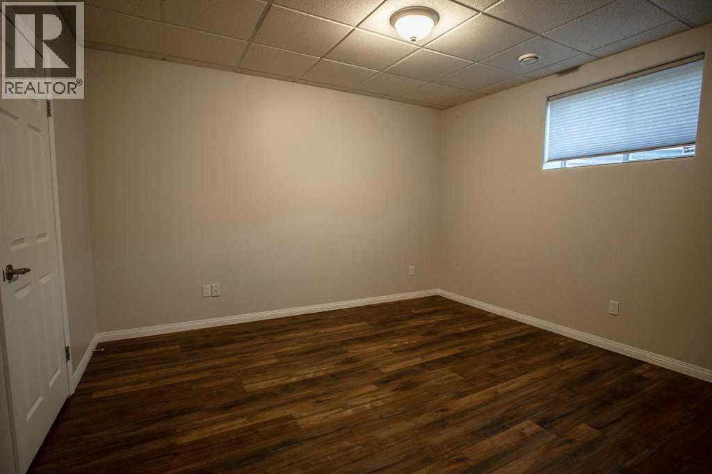 9 Chinook Crescent, High Level — photo 30