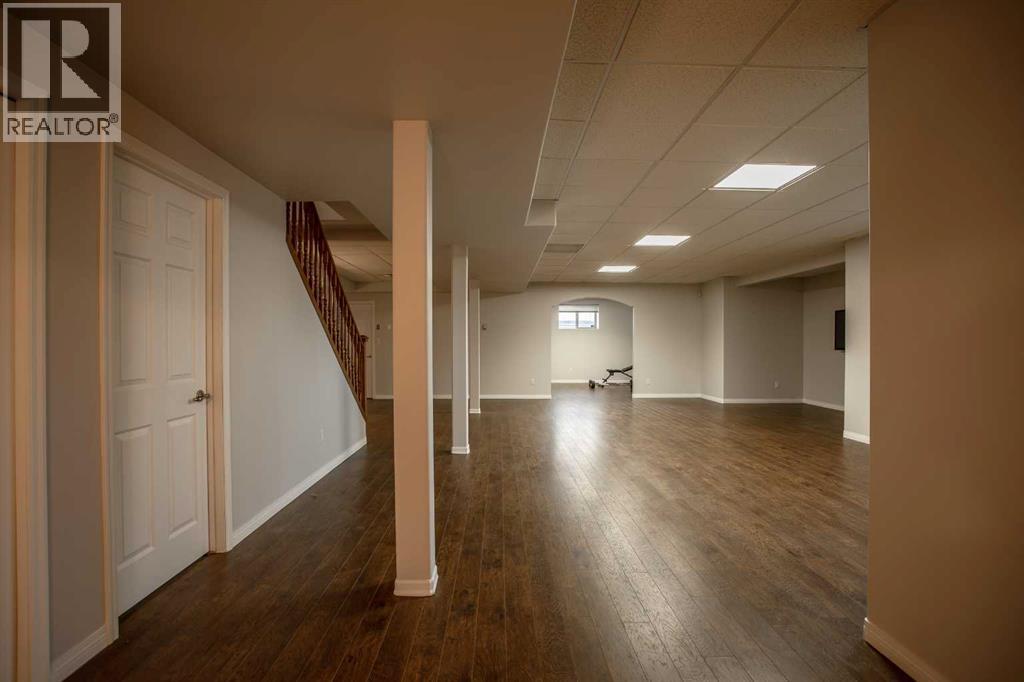 9 Chinook Crescent, High Level — photo 33