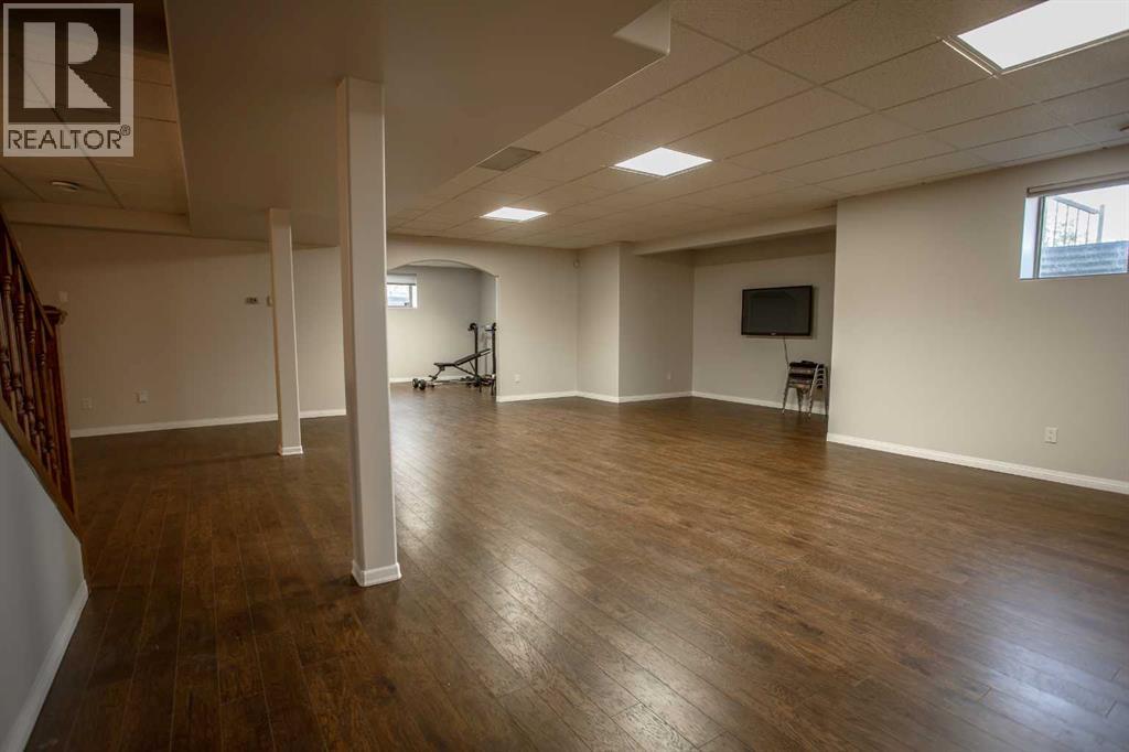9 Chinook Crescent, High Level — photo 34