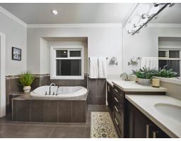 2258 Madrona Place, Surrey, BC V4A7Z4 Photo 22