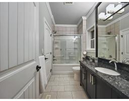 2258 Madrona Place, Surrey, BC V4A7Z4 Photo 25