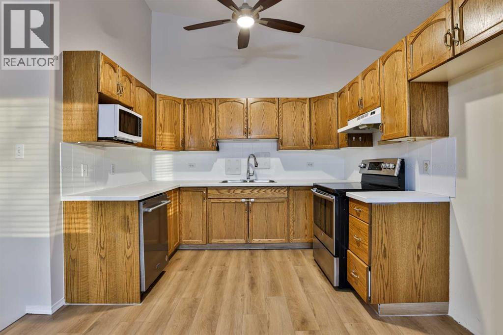 202 Cougar Way N, Lethbridge — photo 8