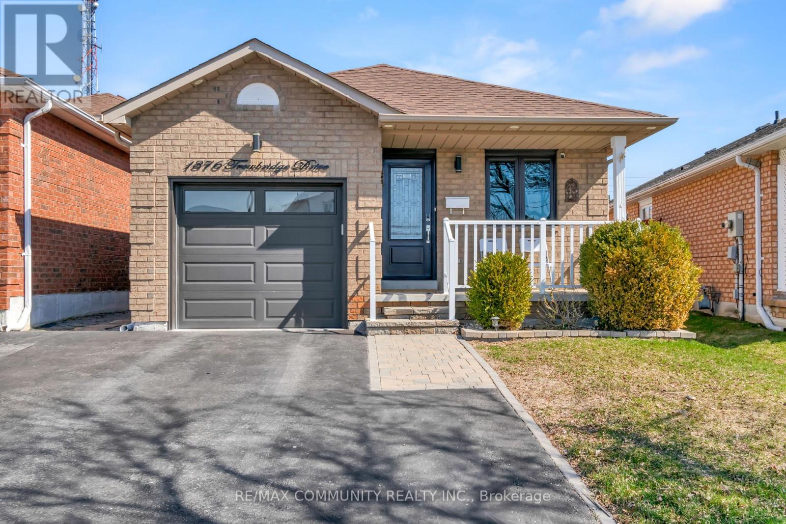 1376 Trowbridge Drive, Oshawa, ON photo 1