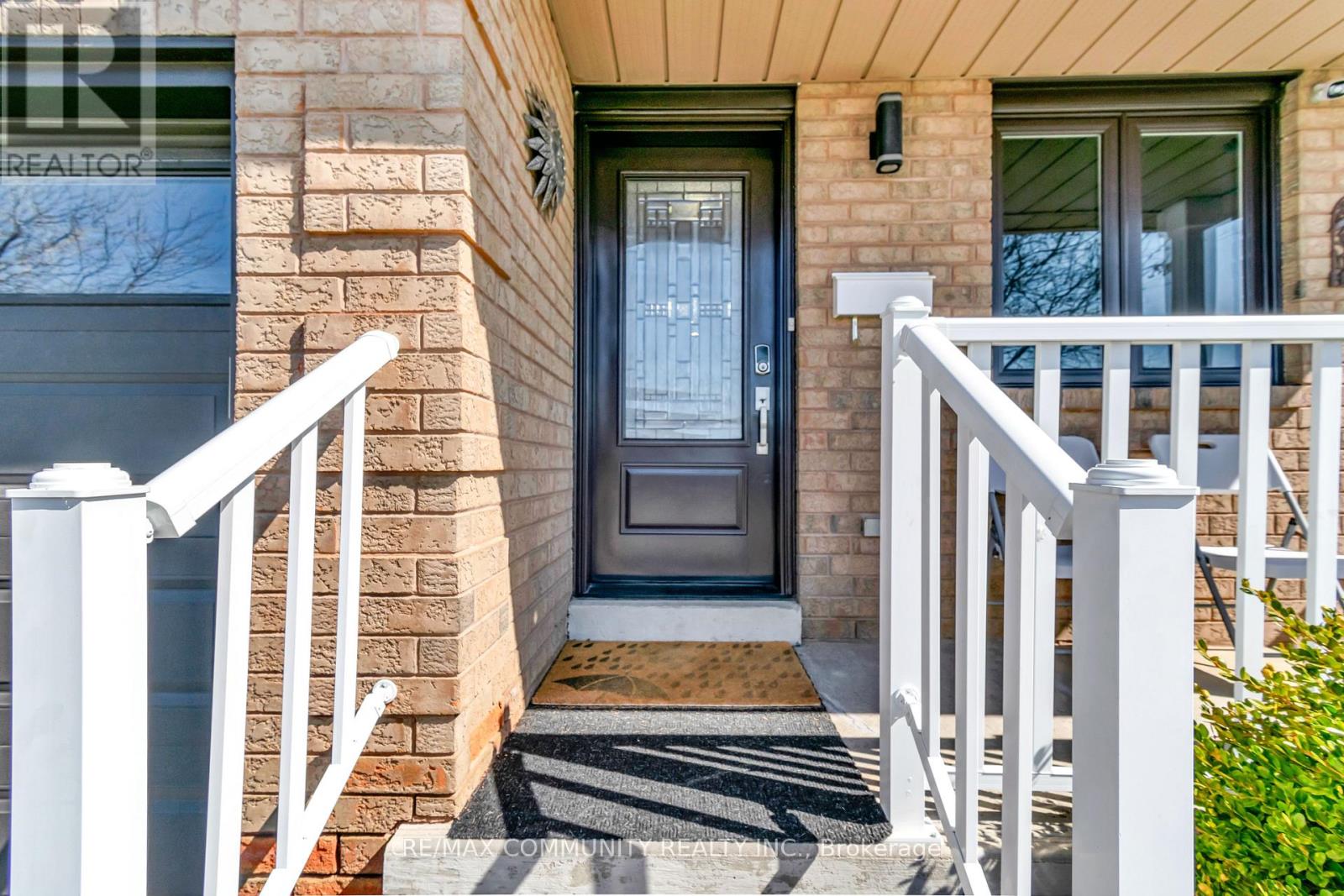 1376 Trowbridge Drive, Oshawa, ON photo 2