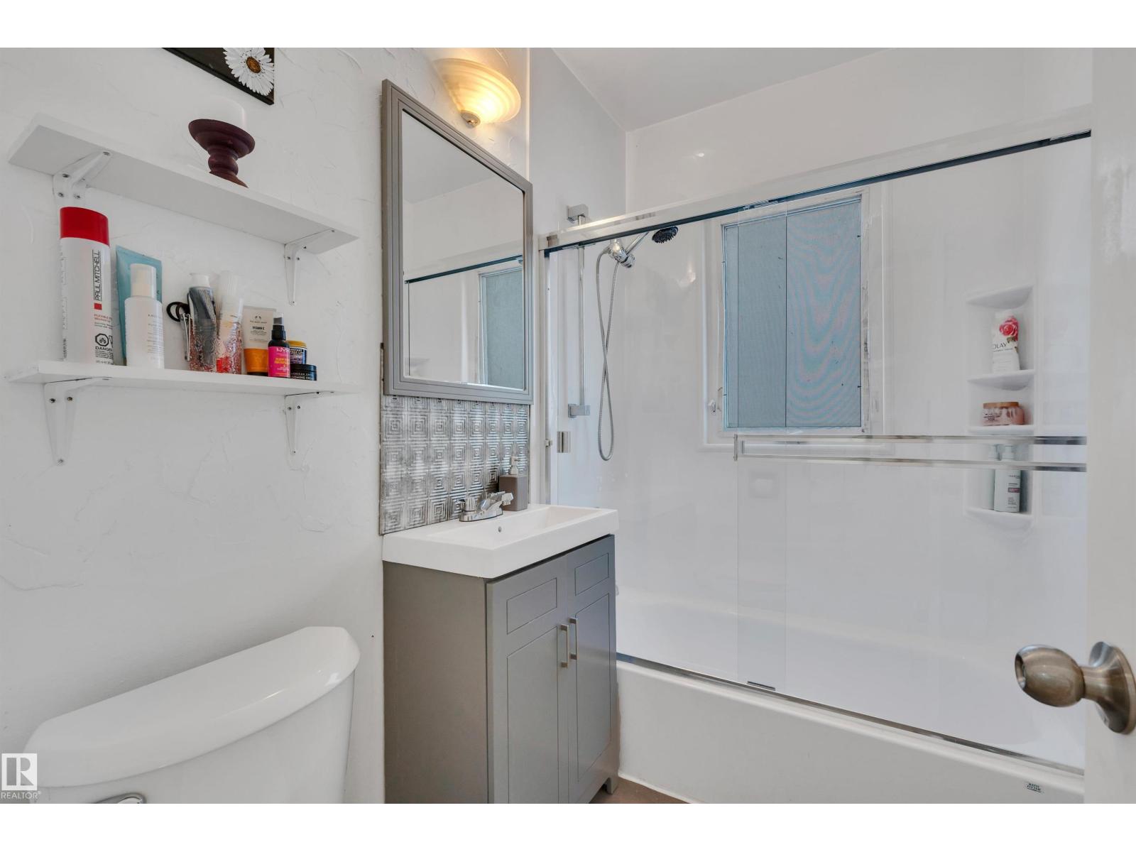 9831 83 AV NW, Edmonton — photo 13