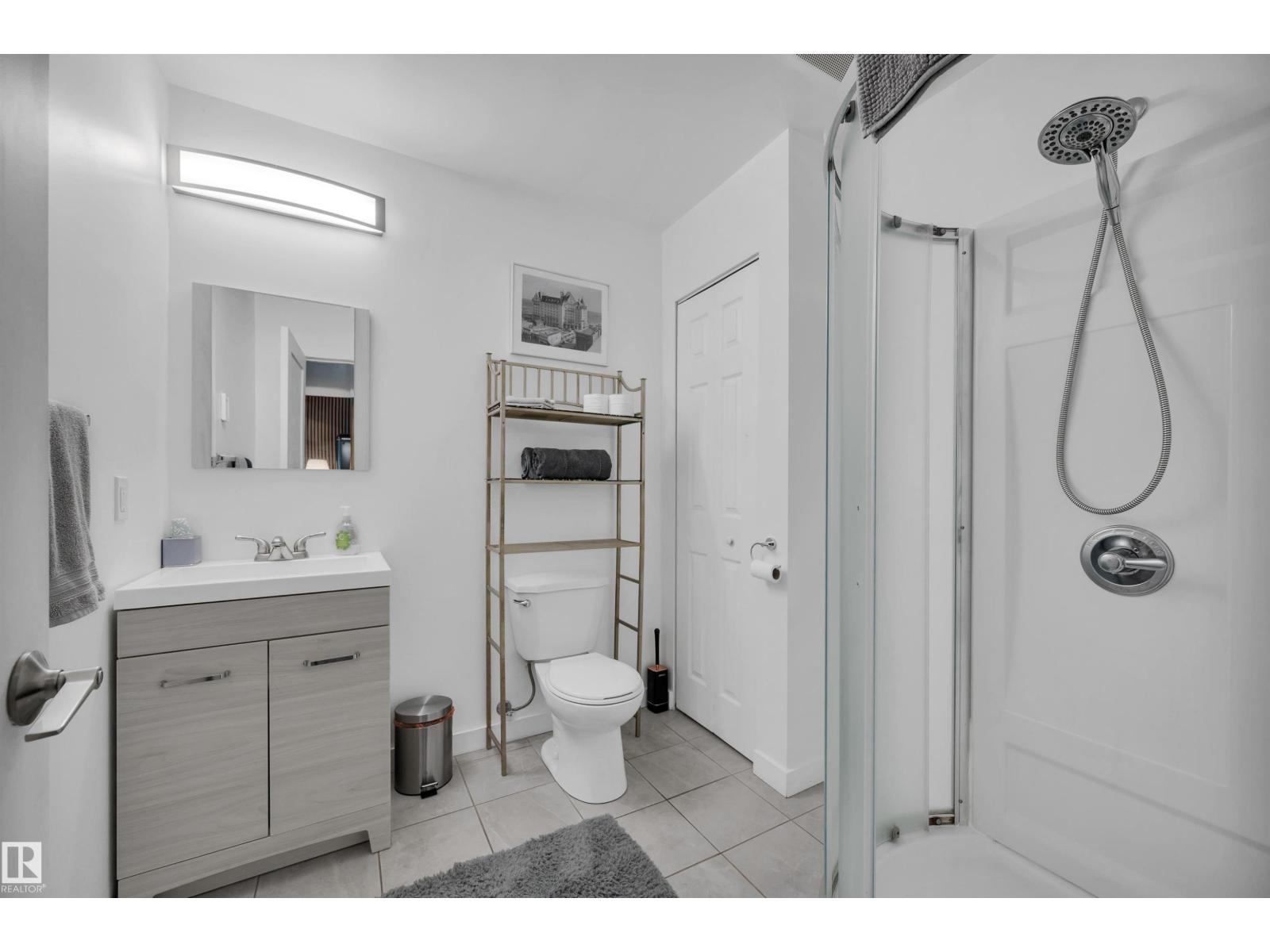 9831 83 AV NW, Edmonton — photo 28