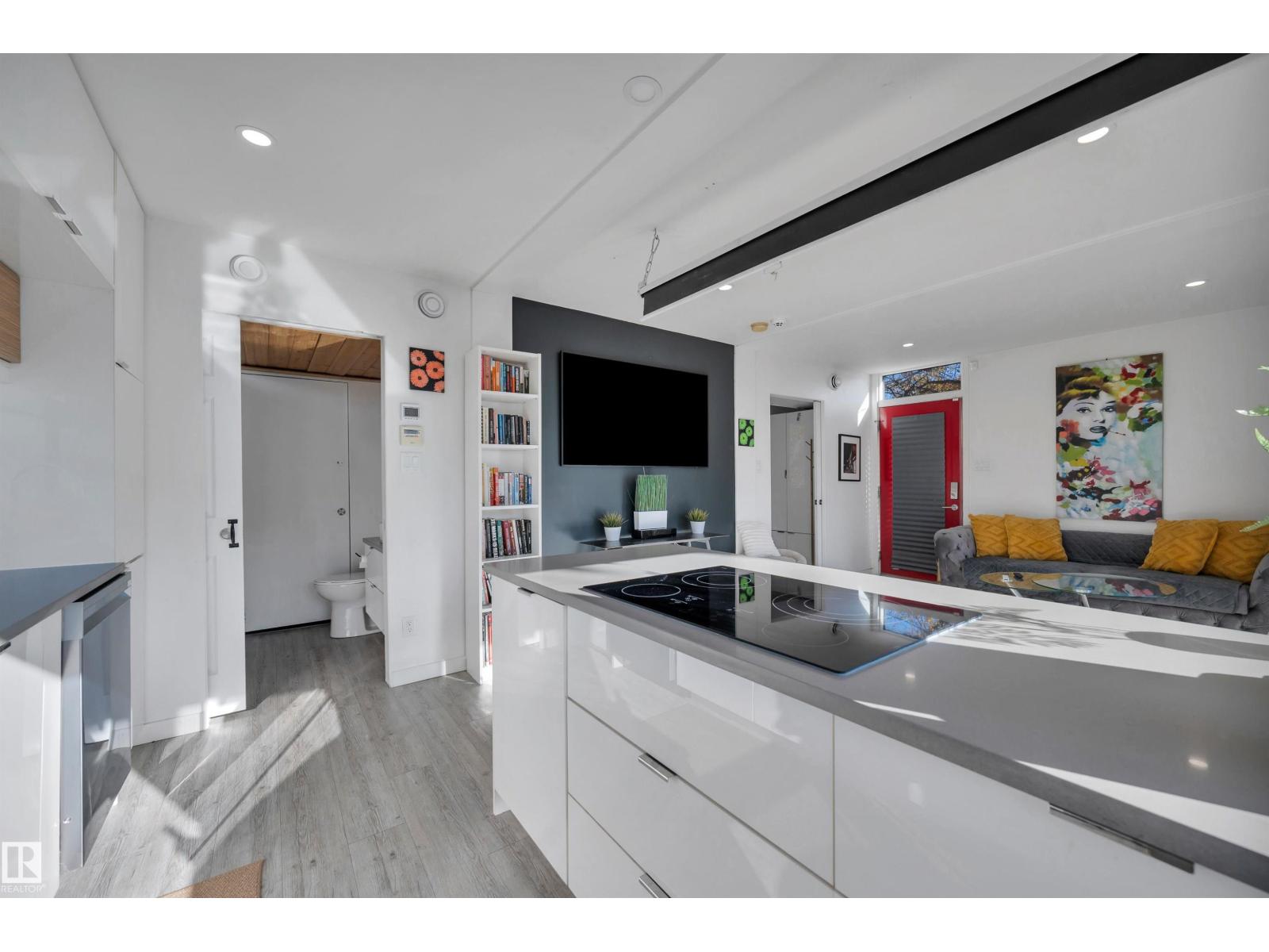 9831 83 AV NW, photo 37 of 49