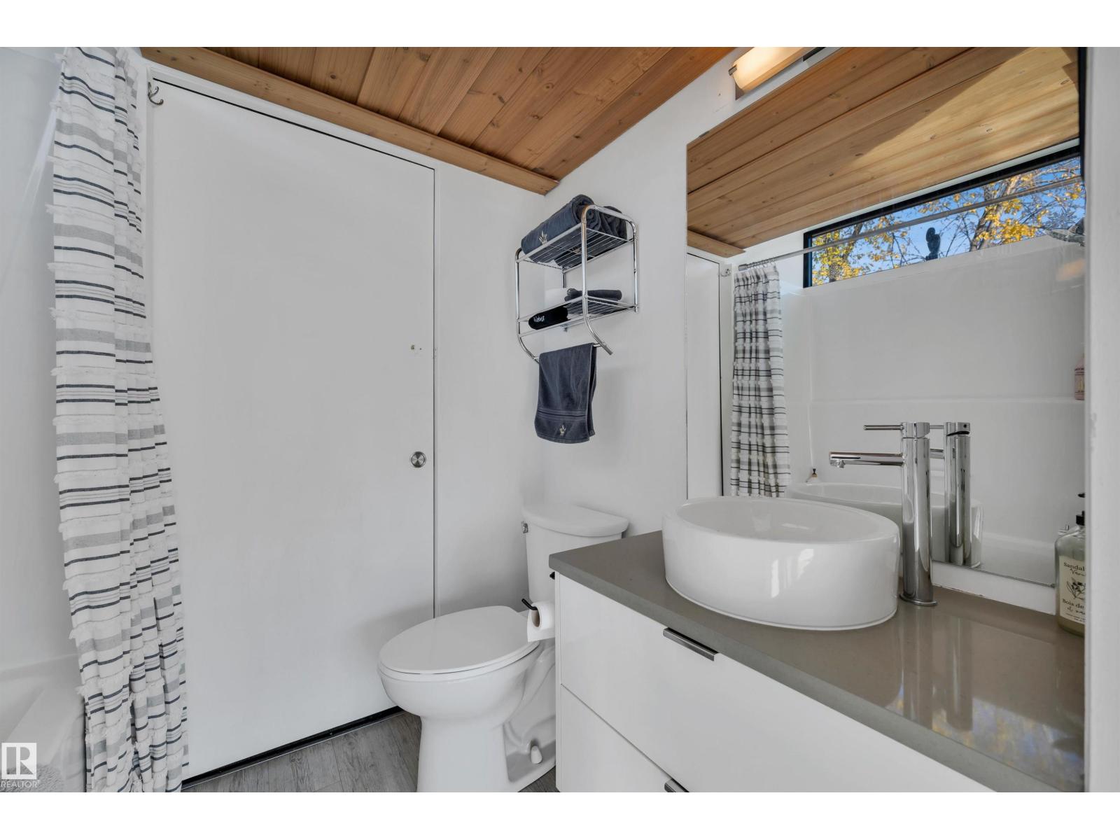 9831 83 AV NW, photo 38 of 49