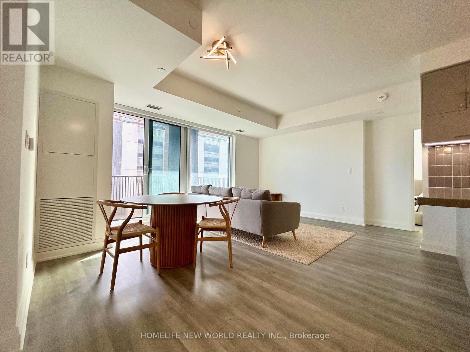 38 Andre de Grasse Unit 518 photo 3