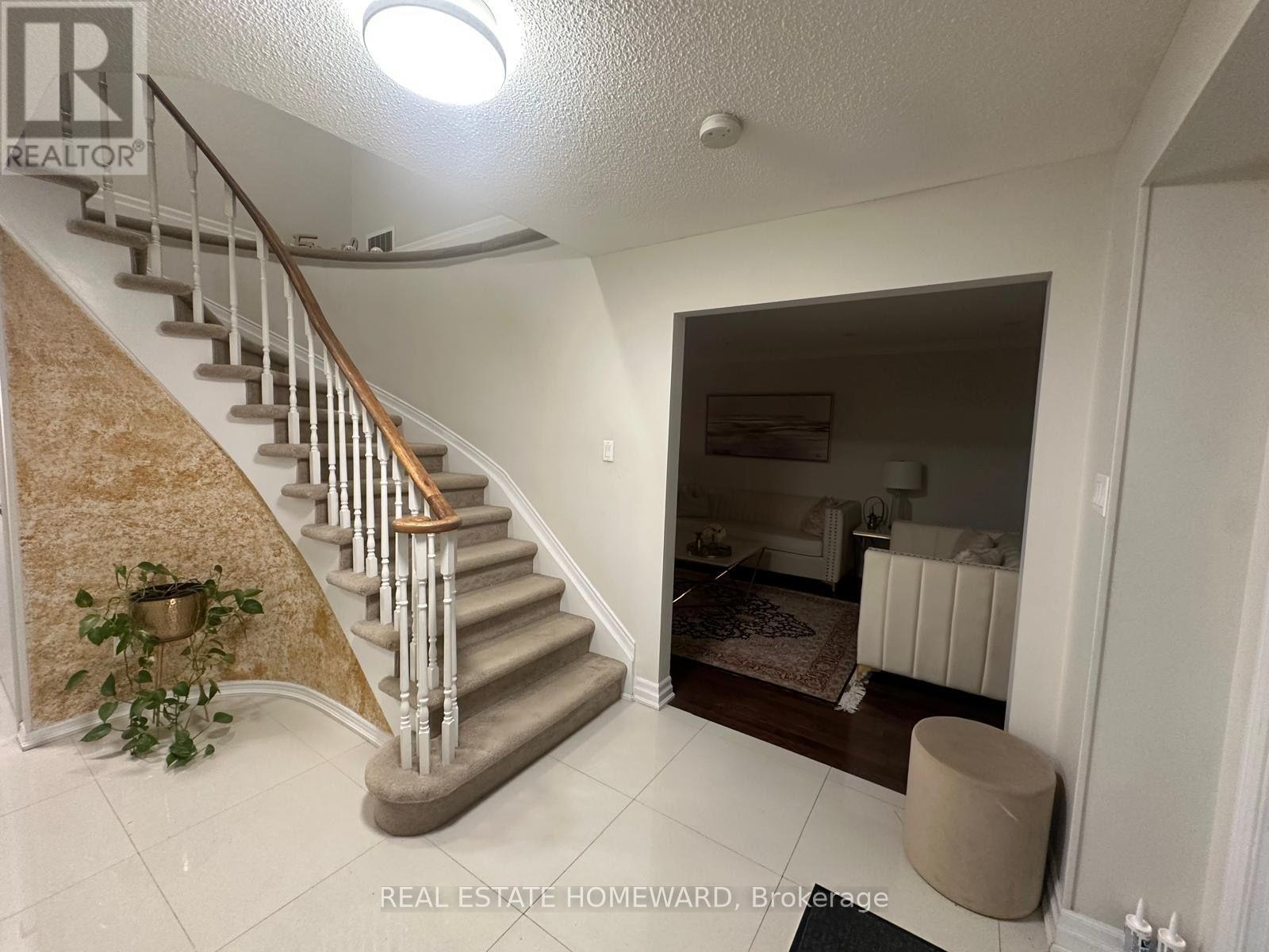 784 HILL GATE, Newmarket (Huron Heights-Leslie Valley) — photo 9