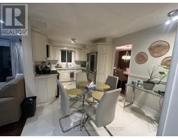 784 Hill Gate, Newmarket, ON L3Y6M2 Photo 12
