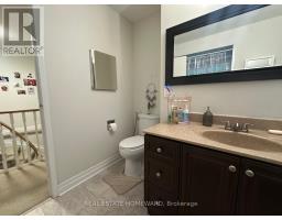 784 Hill Gate, Newmarket, ON L3Y6M2 Photo 16