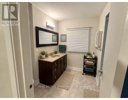 784 Hill Gate, Newmarket, ON L3Y6M2 Photo 24