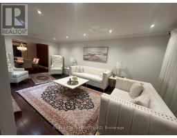 784 Hill Gate, Newmarket, ON L3Y6M2 Photo 8