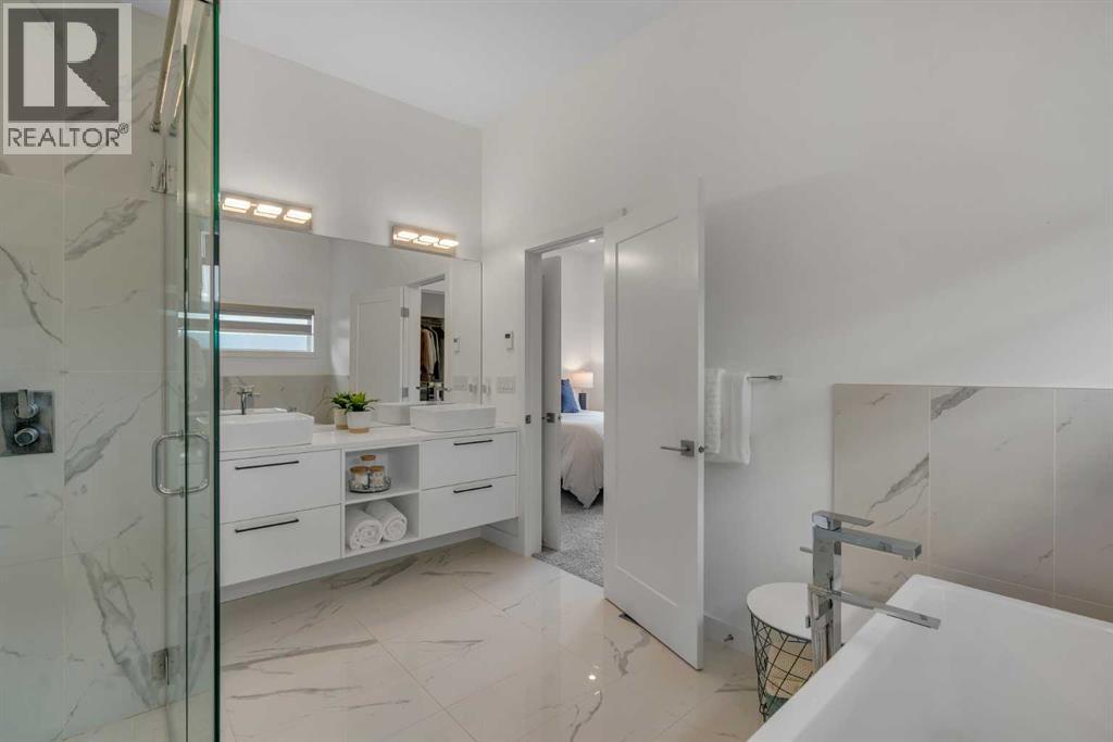 2327B Osborne Crescent SW, Calgary — photo 19