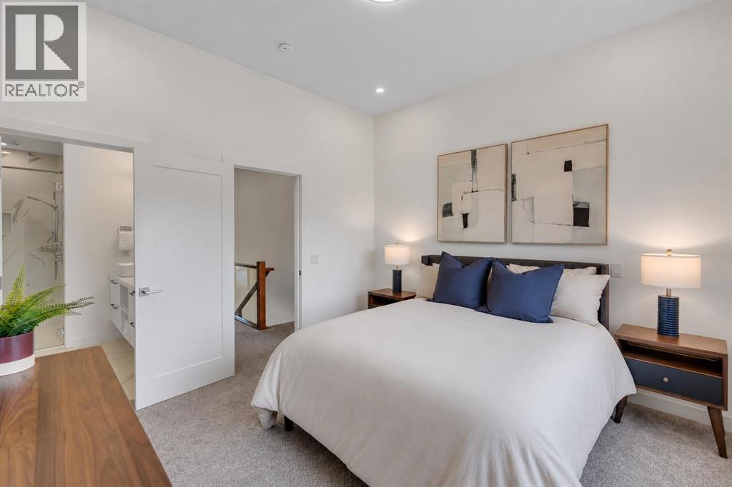 2327B Osborne Crescent SW, Calgary — photo 16