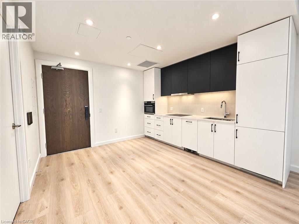 741 KING Street W Unit# 1705, Kitchener — photo 4
