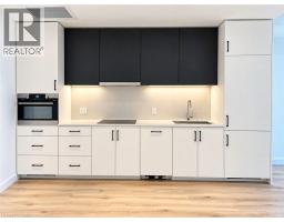 741 King Street W Unit# 1705, Kitchener, ON N2G1E5 Photo 6