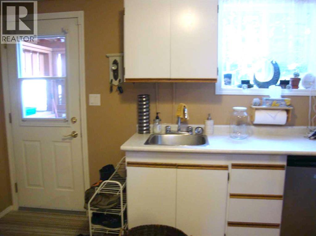 9 Ray Avenue, photo 30 of 42