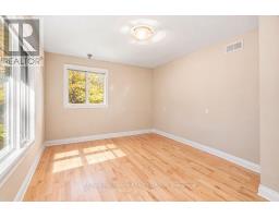 Bedroom 3 - 5 Oriole Drive, Ottawa, ON K1J7E8 Photo 17
