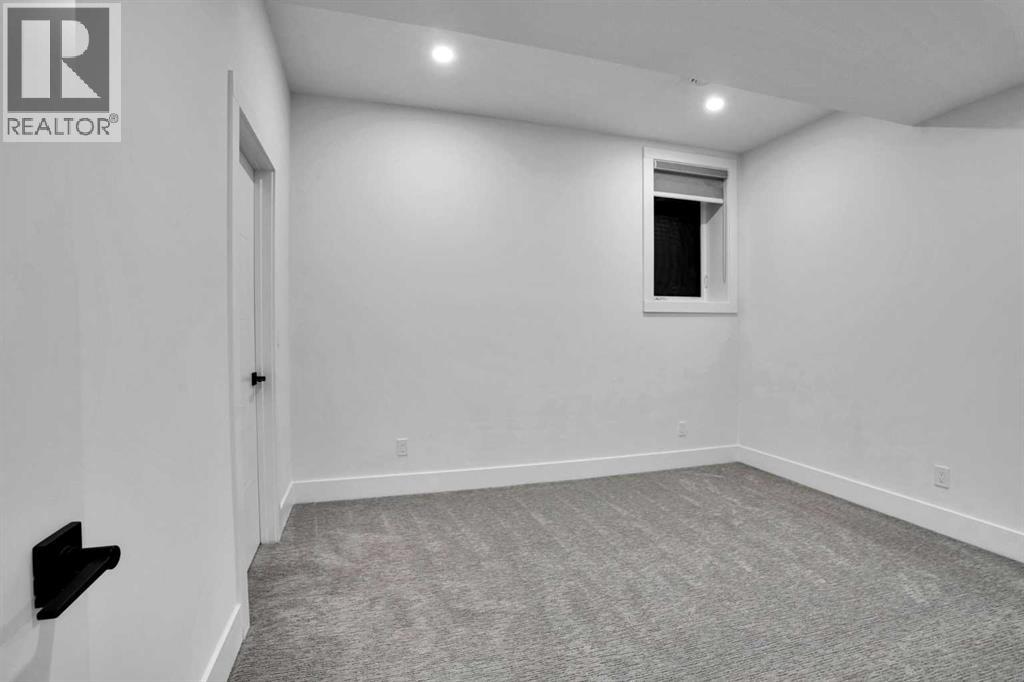 1111 43 Street SW, Calgary — photo 35