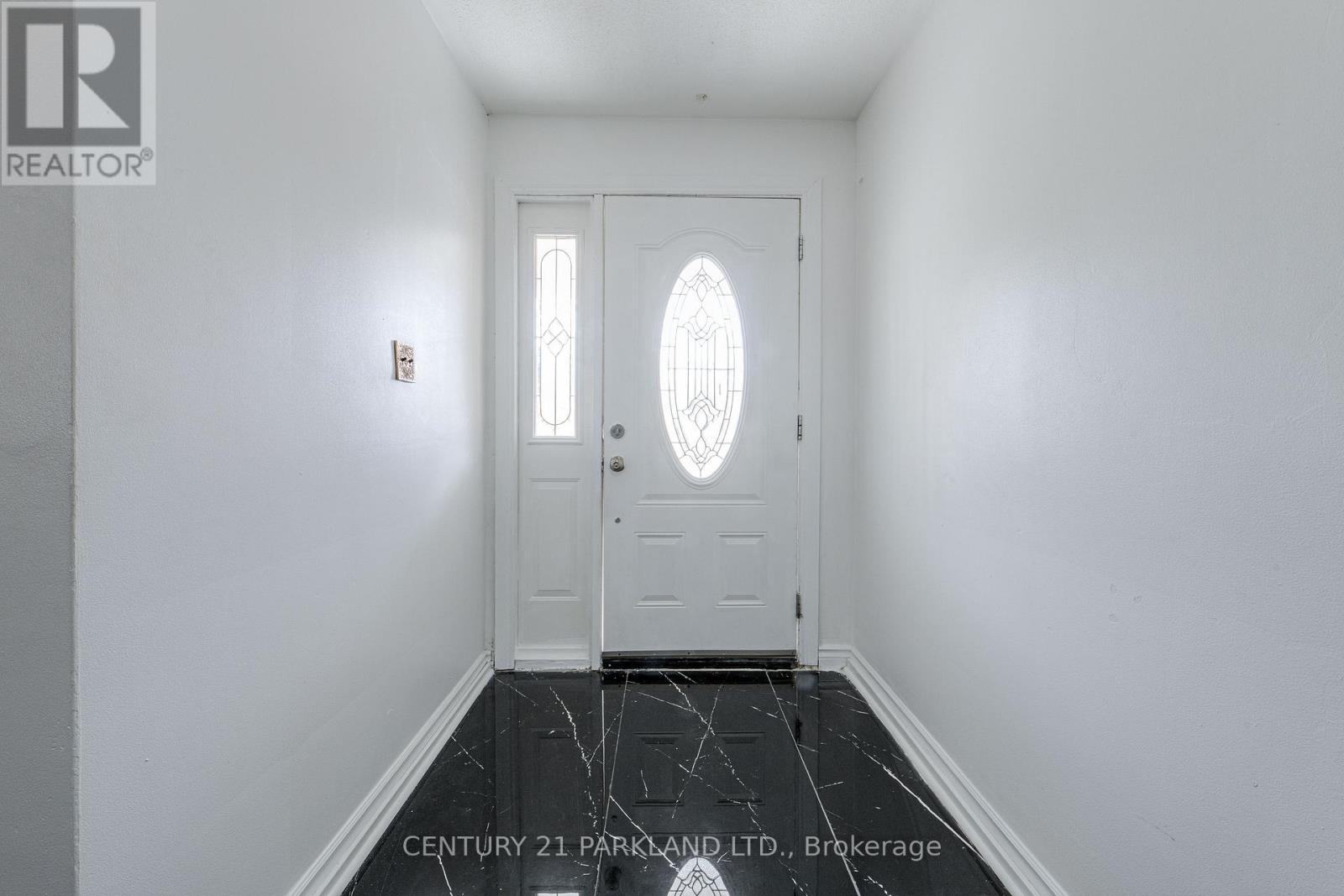22 Gatesview Avenue, Toronto, ON photo 4