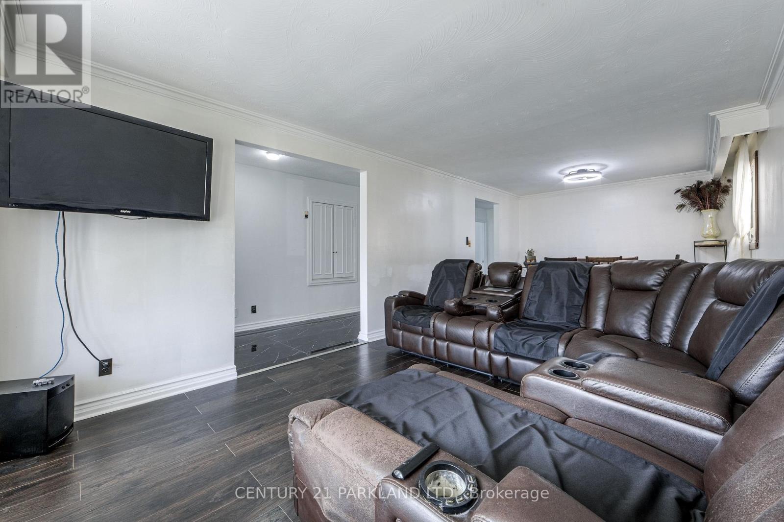 22 Gatesview Avenue, Toronto, ON photo 7