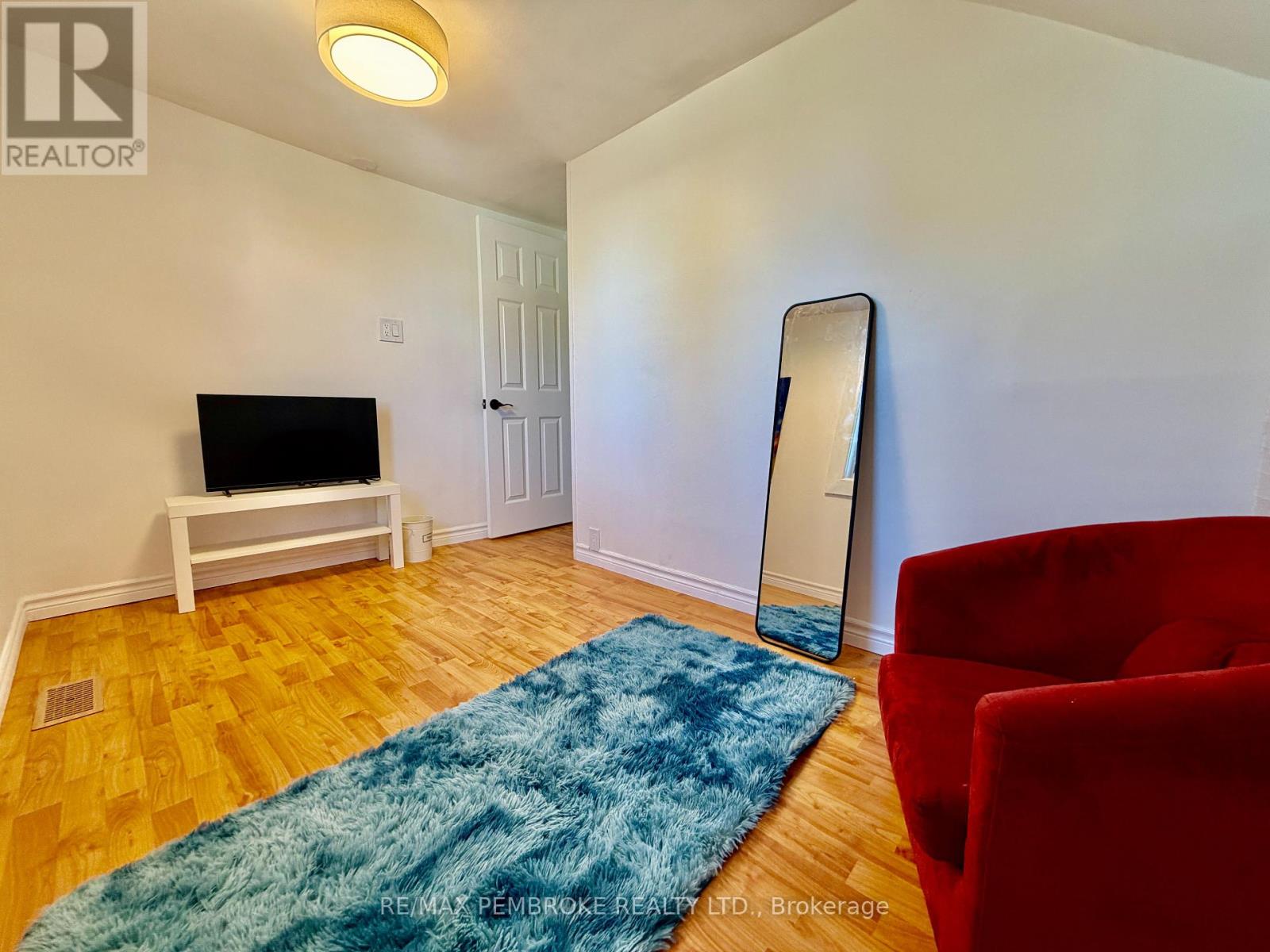Homes for Sale in Pembroke – 1081 BRONX STREET – By Peter Sagos - Image 24