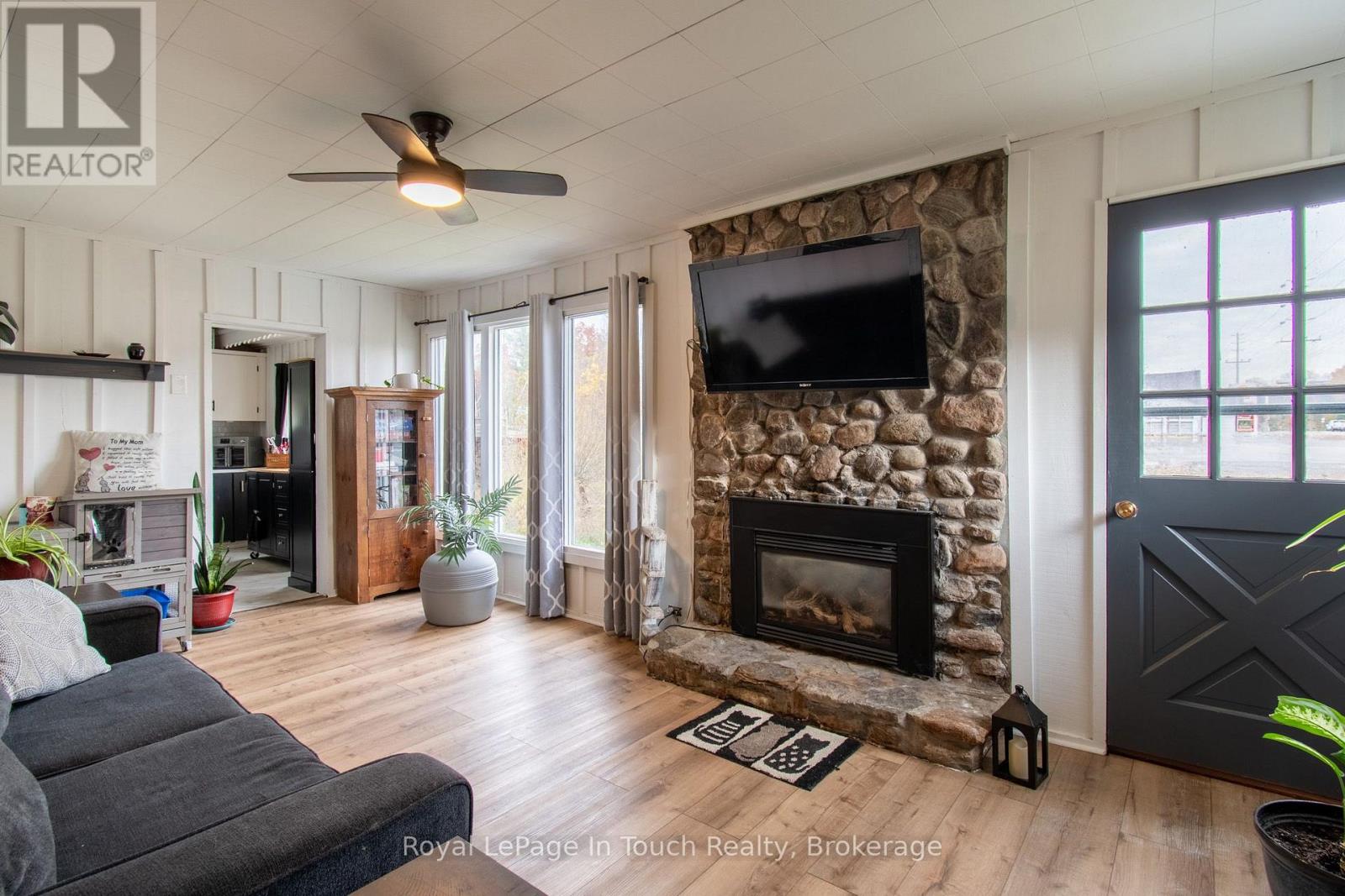 14177 Highway 12 Highway, Tay photo 11