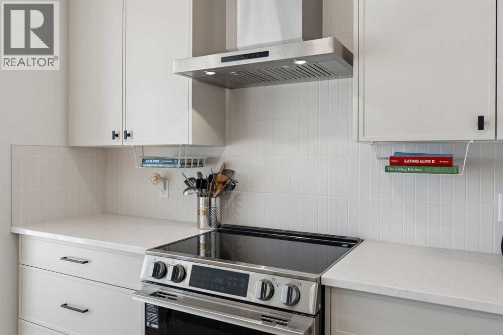 270 West Grove Lane SW, Calgary — photo 9