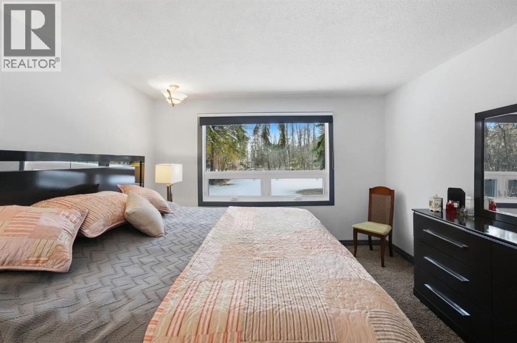 Listing photo – 6 College Park Close, Red Deer