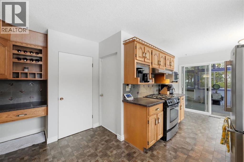 Listing photo – 6 College Park Close, Red Deer