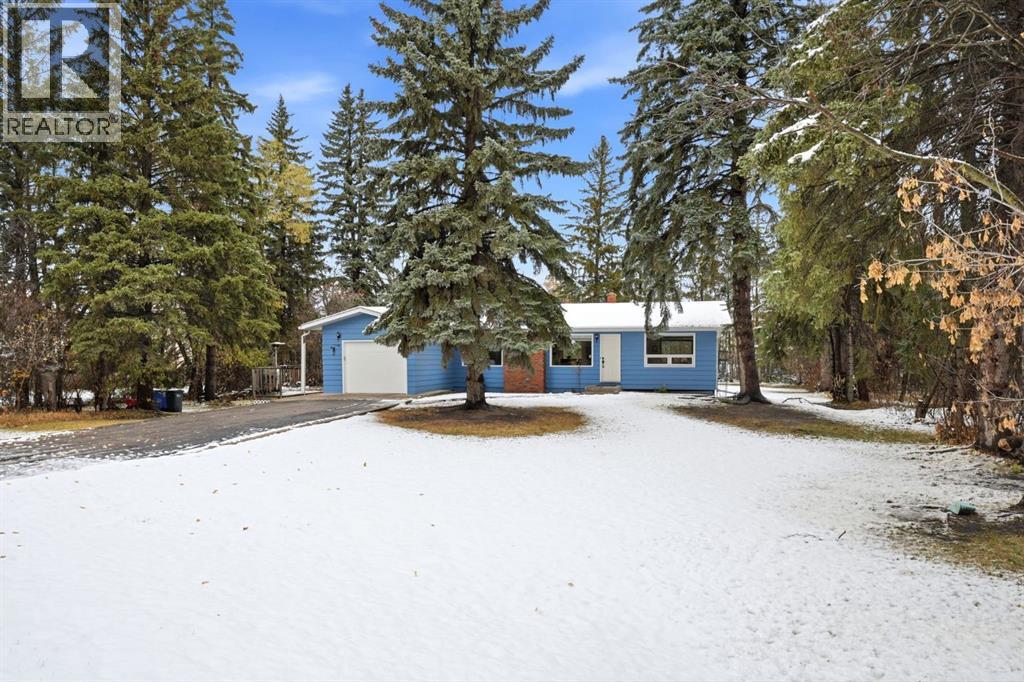 Photo of 6 College Park Close, Red Deer