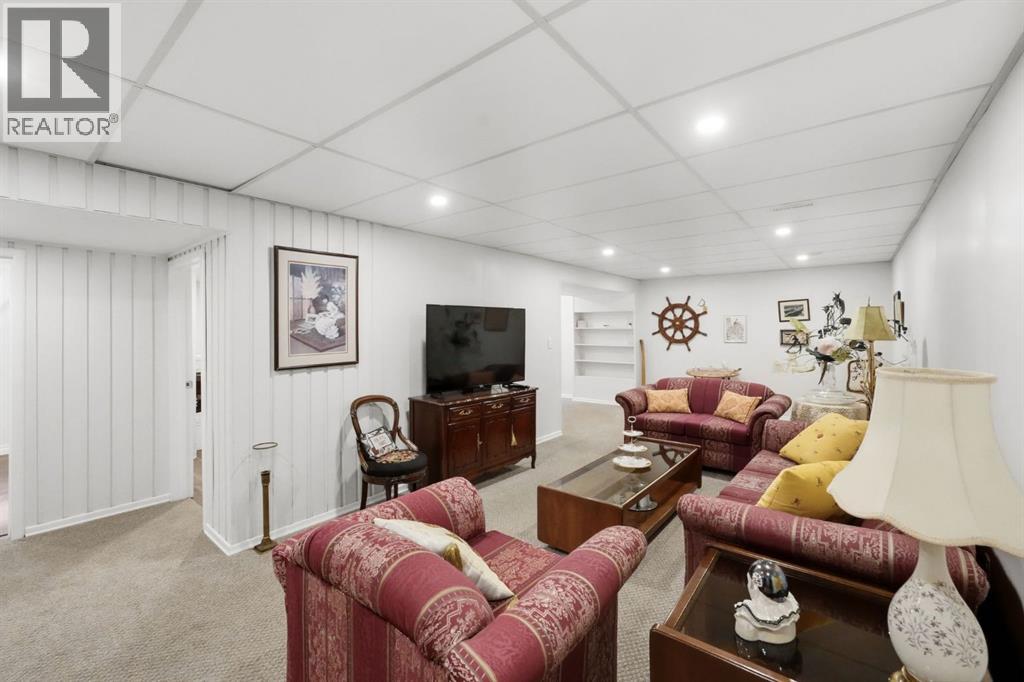 Listing photo – 6 College Park Close, Red Deer