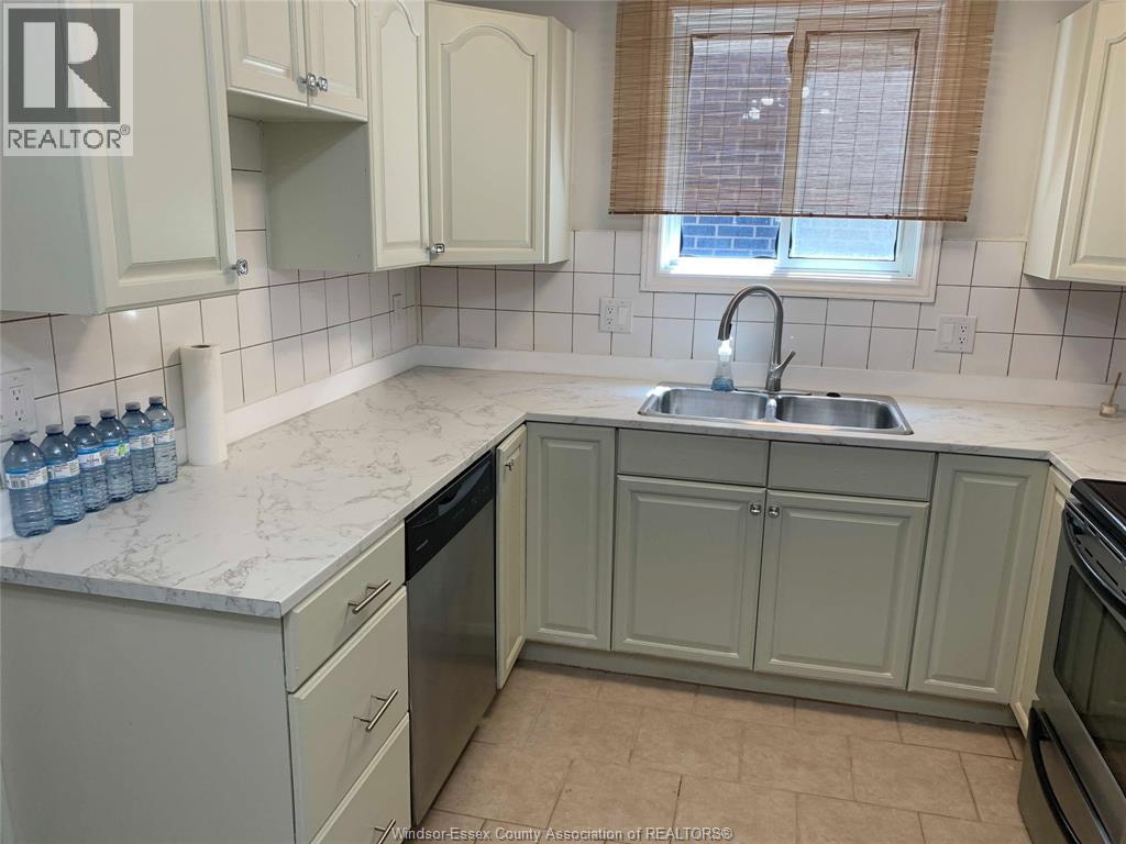 1340 COTTAGE PLACE, Windsor — photo 3