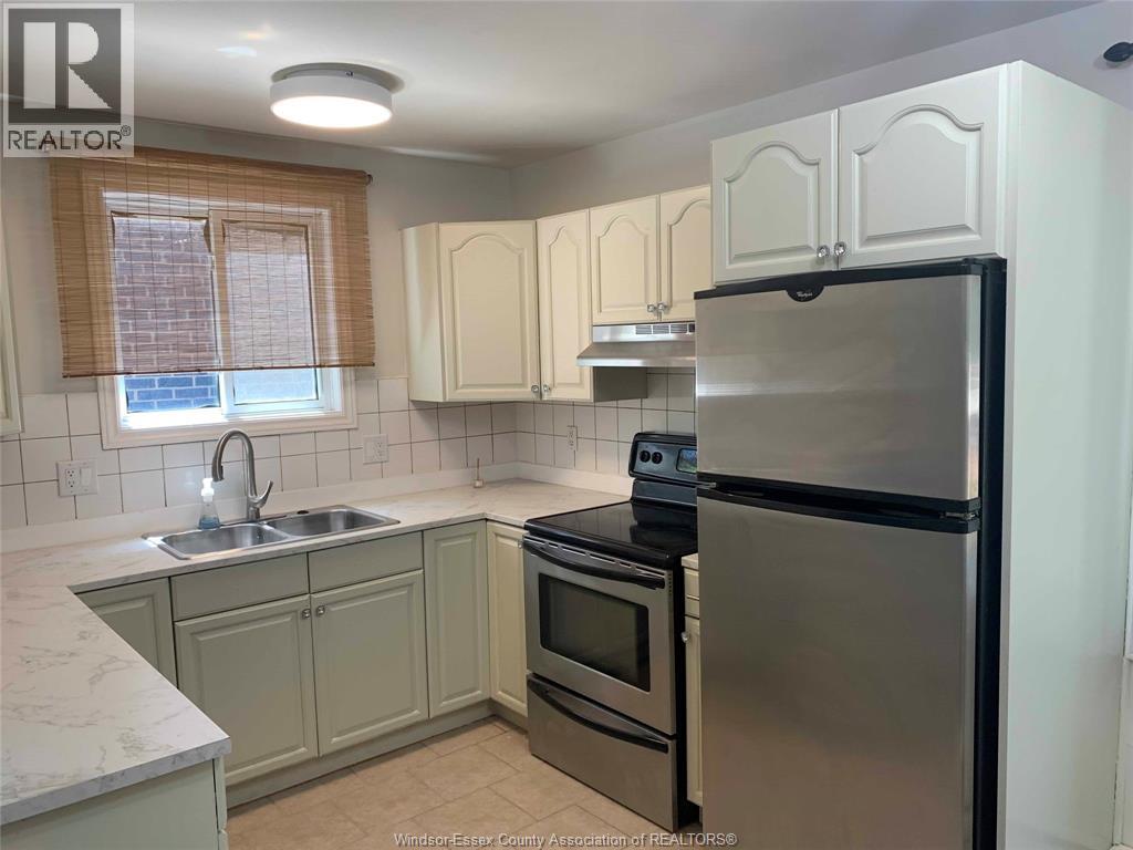 1340 COTTAGE PLACE, Windsor — photo 4