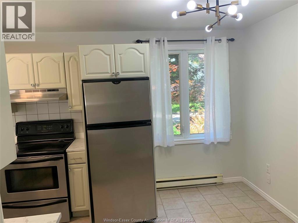 1340 COTTAGE PLACE, Windsor — photo 5