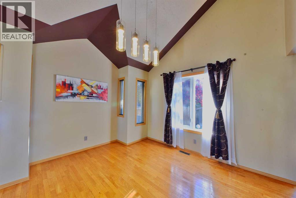 131 Hawkstone Drive NW, Calgary — photo 7