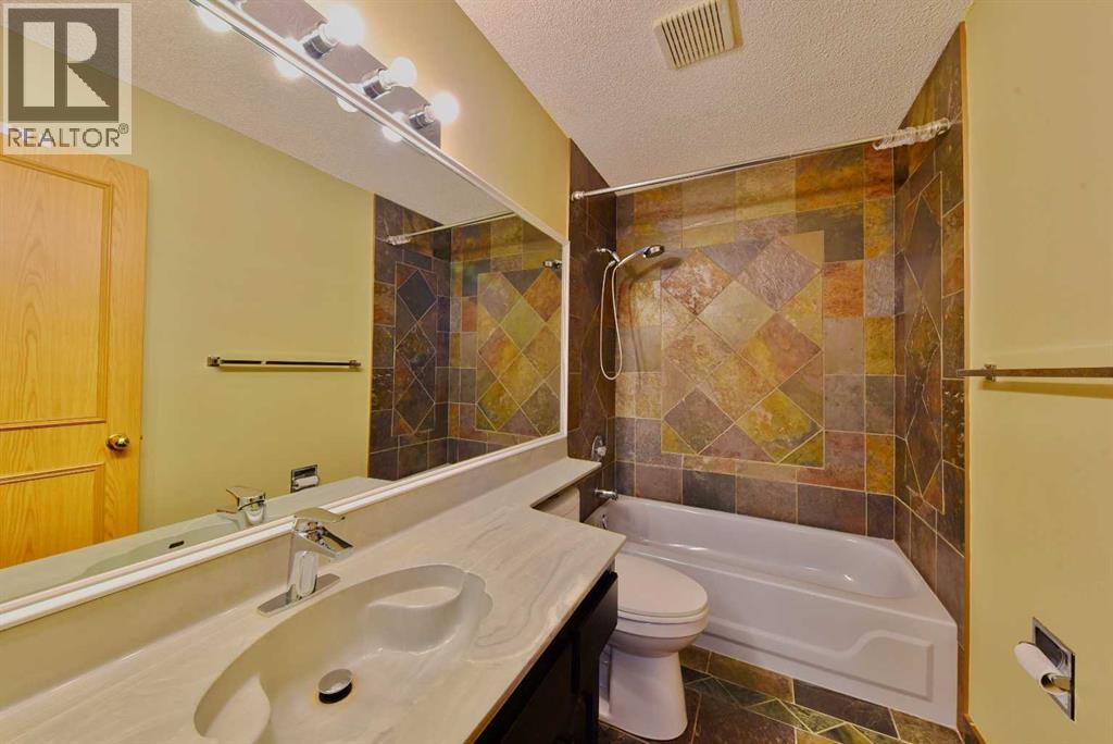 131 Hawkstone Drive NW, Calgary — photo 15