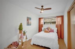 Bedroom - 2498 Pinewood Drive, Winnipeg, MB R3J0C4 Photo 12