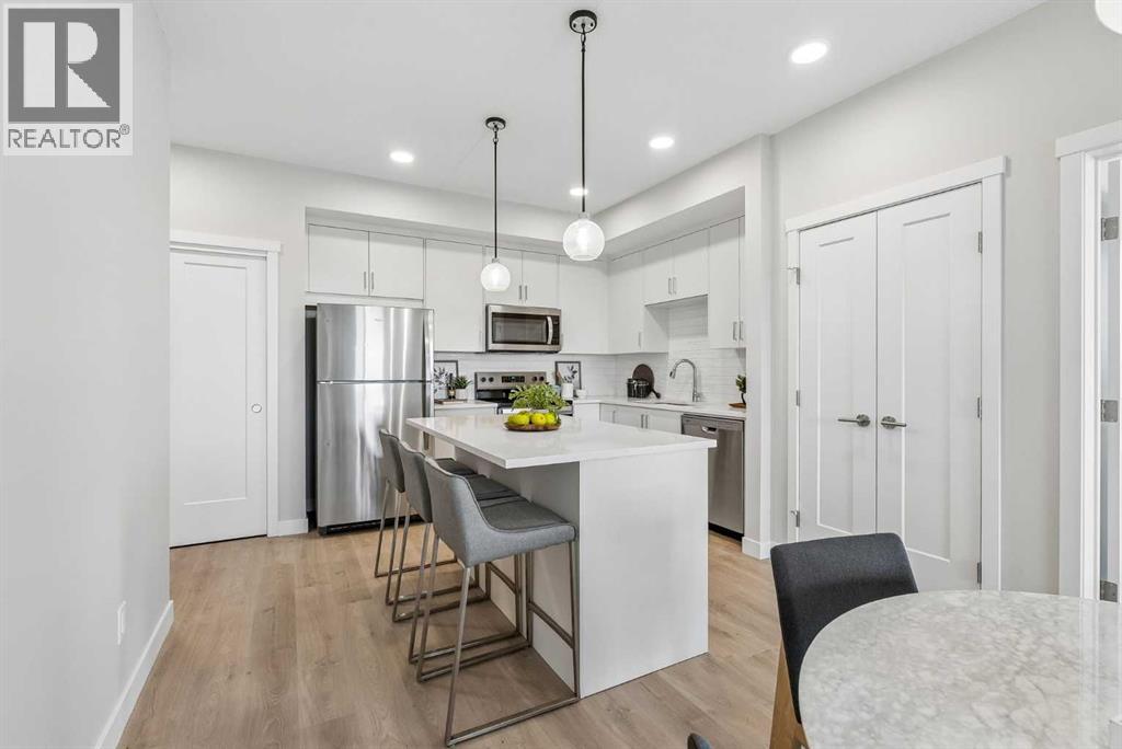 404, 655 Shawnee Square SW, Calgary — photo 2
